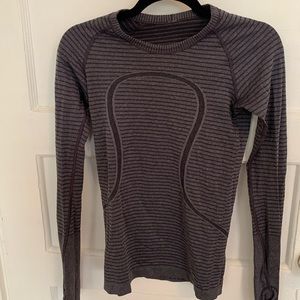 Lululemon Navy Long Sleeve. Size 4.